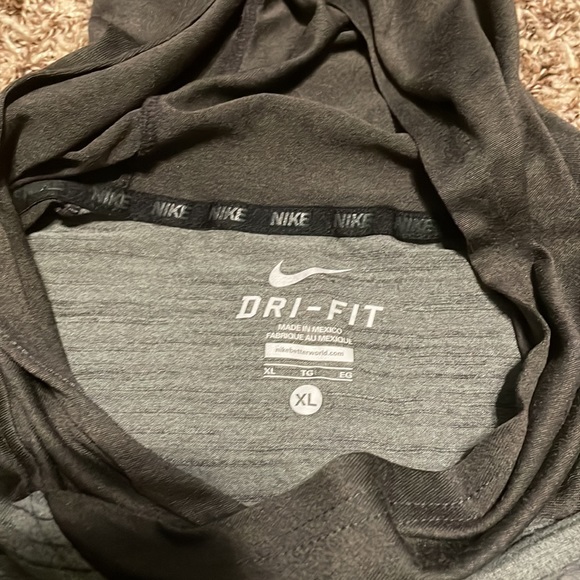 Nike pullover - Picture 4 of 5